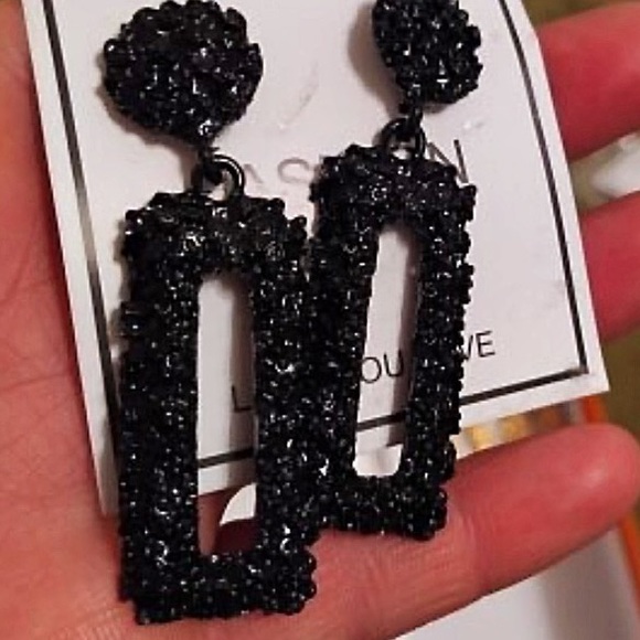 Just In🎉Large Geometric Statement Drop Earrings - Picture 3 of 5